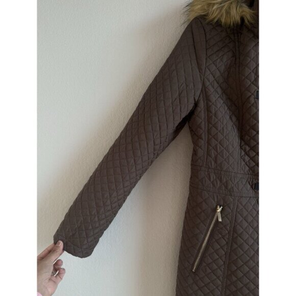 Ivanka Trump Women’s Brown Faux Fur Full Zip Quilted Hooded‎ Jacket Size Medium - Picture 6 of 15